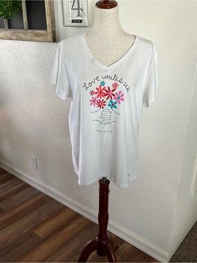 Life Is Good White Crewneck Graphic Tee